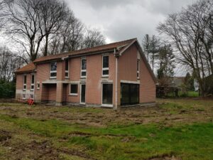 Transformation d’une habitation avec toiture a versants en toit plat – Tournai