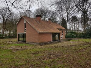 Transformation d’une habitation avec toiture a versants en toit plat – Tournai